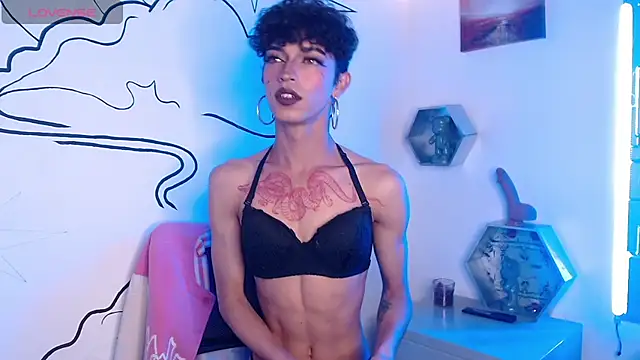 Trinity Knox online show from November 2, 2025, 3:39 pm