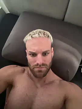 Snapshot of TheKevinboy chatting on April 20, 2026, 4:08 pm TheKevinboy online show from April 20, 2026, 4:08 pm