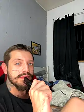 Snapshot of Luccaskonig chatting on November 21, 2025, 3:16 am Luccaskonig online show from November 21, 2025, 3:16 am