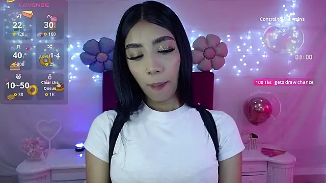 HANNALOUSEGIRL online show from September 30, 2025, 8:26 pm
