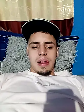 Snapshot of 1C2AM22 chatting on October 14, 2025, 2:23 am 1C2AM22 online show from October 14, 2025, 2:23 am