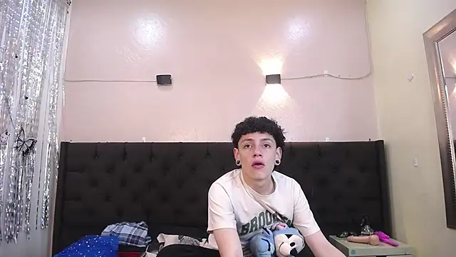 Axel rousex online show from October 8, 2025, 8:42 pm