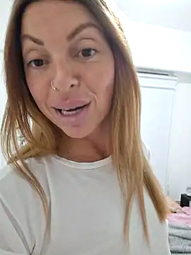 goddessfoxyla online show from October 7, 2025, 1:06 am