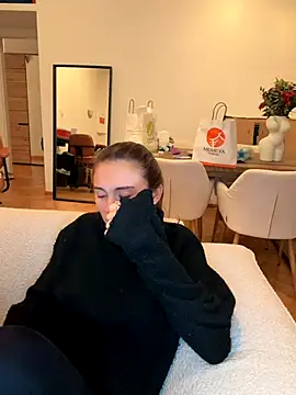 SophiiaStarr online show from November 8, 2025, 6:44 pm