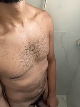 Snapshot of Hiuwee chatting on April 4, 2026, 12:01 pm Hiuwee online show from April 4, 2026, 12:01 pm