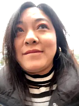 smgirls online show from December 4, 2025, 6:01 am