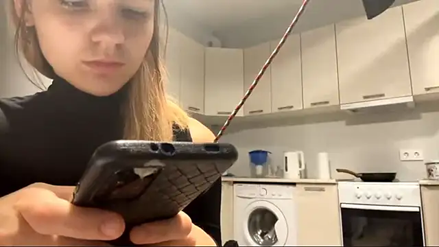 Denni Spilber online show from October 18, 2025, 3:36 pm