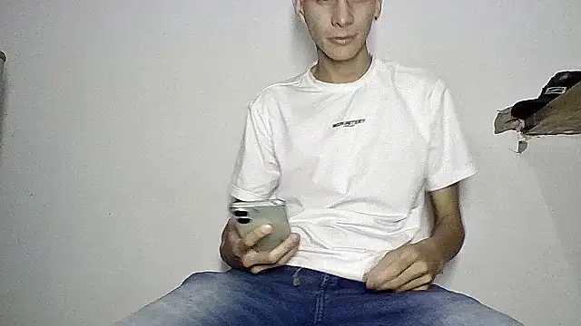 sam hottt online show from October 3, 2025, 4:03 am
