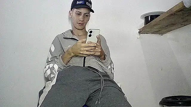 sam hottt online show from September 26, 2025, 8:27 pm