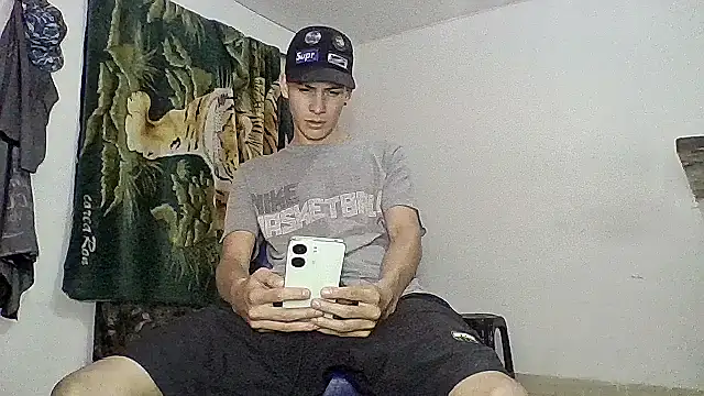 sam hottt online show from September 24, 2025, 7:26 am