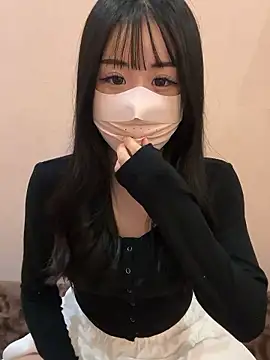 Ema-- online show from November 5, 2025, 10:07 am