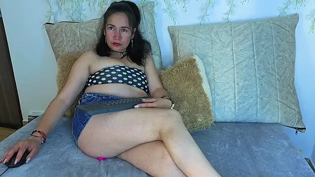 Thania fox online show from September 27, 2025, 7:53 pm