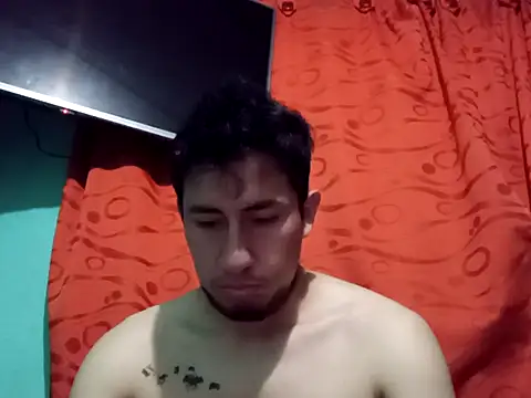 Snapshot of True_Di chatting on October 7, 2025, 1:17 am True Di online show from October 7, 2025, 1:17 am