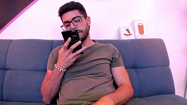 DanteWinter online show from October 7, 2025, 3:51 am