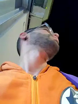 DanteWinter online show from October 28, 2025, 2:45 am