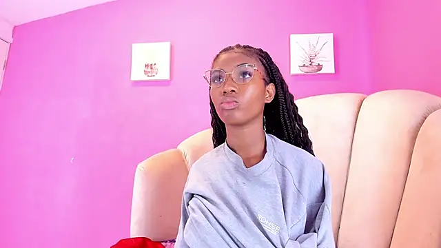 MarianRosse online show from October 11, 2025, 6:09 pm