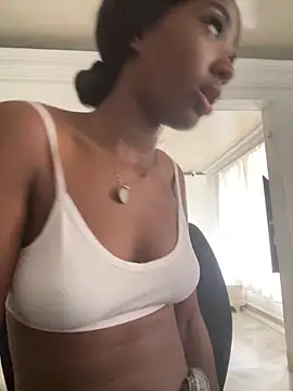 MarianRosse online show from January 15, 2026, 4:43 pm