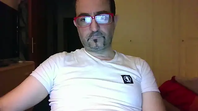 Snapshot of max_im69 chatting on June 17, 2026, 9:14 pm max im69 online show from June 17, 2026, 9:14 pm