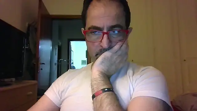 Snapshot of max_im69 chatting on May 29, 2026, 8:26 pm max im69 online show from May 29, 2026, 8:26 pm
