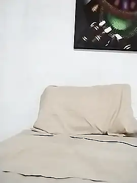 latinblack16 online show from October 31, 2025, 3:36 am