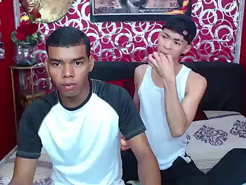 TWOBOYSPEINHOT online show from September 26, 2025, 12:28 am