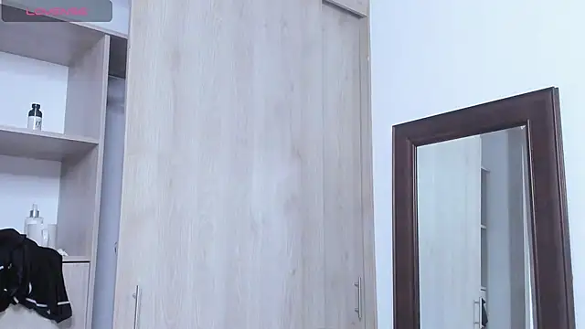 KingLevi01 online show from October 30, 2025, 11:12 pm