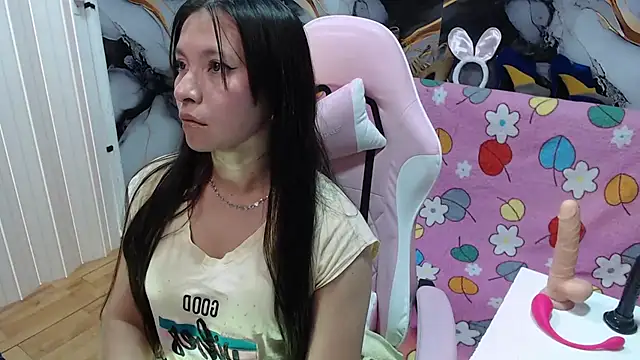 mia wetts online show from October 3, 2025, 7:48 pm