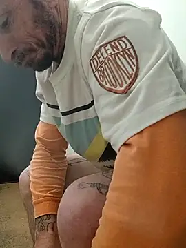 Snapshot of Mrluckstick chatting on November 15, 2025, 6:56 pm Mrluckstick online show from November 15, 2025, 6:56 pm