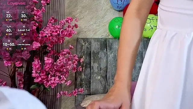 Snapshot of bella_vibess_s chatting on November 26, 2025, 8:25 am bella vibess s online show from November 26, 2025, 8:25 am