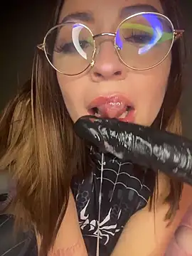 aileen wood1 online show from October 6, 2025, 3:29 am