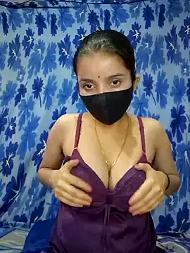 Snapshot of wow_couple chatting on November 26, 2025, 5:57 pm wow couple online show from November 26, 2025, 5:57 pm