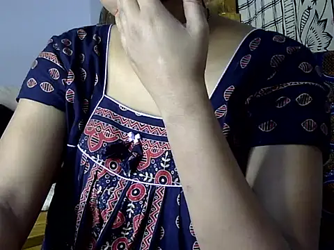 dreamgirl20262 online show from November 14, 2025, 5:05 pm