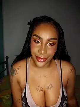 Queen Amara online show from May 11, 2026, 3:52 am