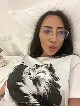 nikkaanderic online show from January 13, 2026, 12:42 pm