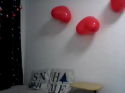 Snapshot of EllaLove2277 chatting on February 14, 2026, 11:43 am EllaLove2277 online show from February 14, 2026, 11:43 am