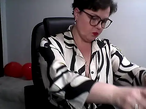 Snapshot of EllaLove2277 chatting on February 21, 2026, 5:04 pm EllaLove2277 online show from February 21, 2026, 5:04 pm