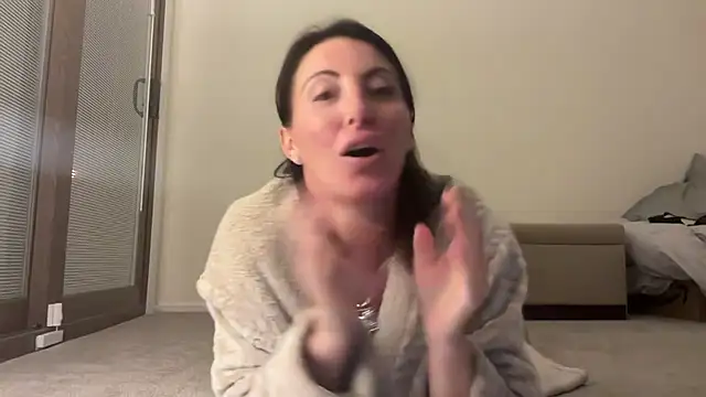 NurseStephania online show from October 26, 2025, 5:41 am