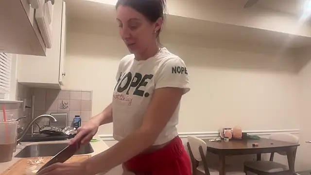 NurseStephania online show from November 12, 2025, 12:04 am