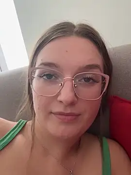 Bellatrisssaa online show from September 10, 2025, 8:24 am