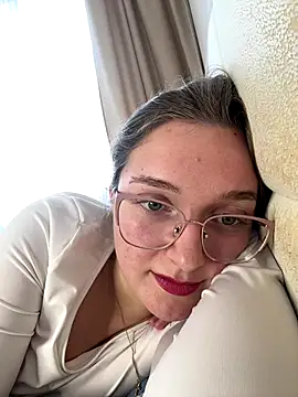 Bellatrisssaa online show from November 6, 2025, 11:36 am