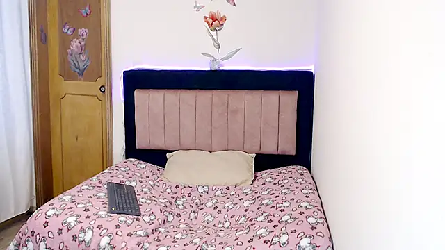 Snapshot of Valeryxs chatting on February 9, 2026, 10:41 pm Valeryxs online show from February 9, 2026, 10:41 pm