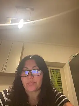 Snapshot of Vilvet777 chatting on September 29, 2025, 10:15 pm Vilvet777 online show from September 29, 2025, 10:15 pm