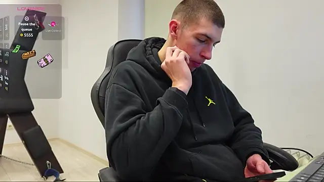 Ryan Dozer online show from November 29, 2025, 8:36 am