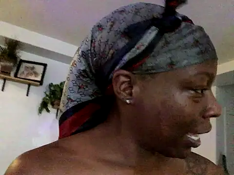 littyleesh1 online show from October 29, 2025, 9:03 pm