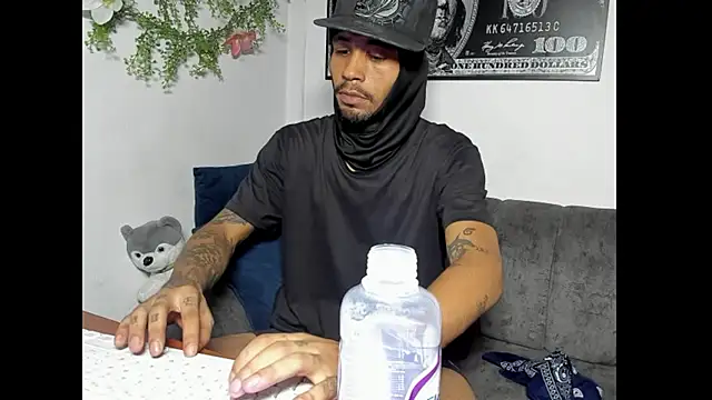 carl jhonson821 online show from November 6, 2025, 9:13 am