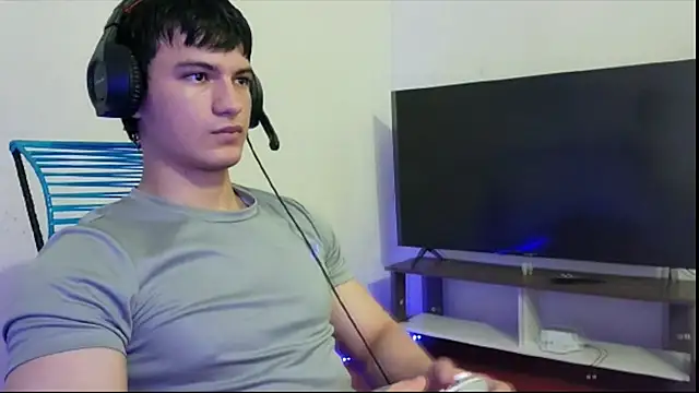 ErickWalton online show from November 15, 2025, 5:44 am