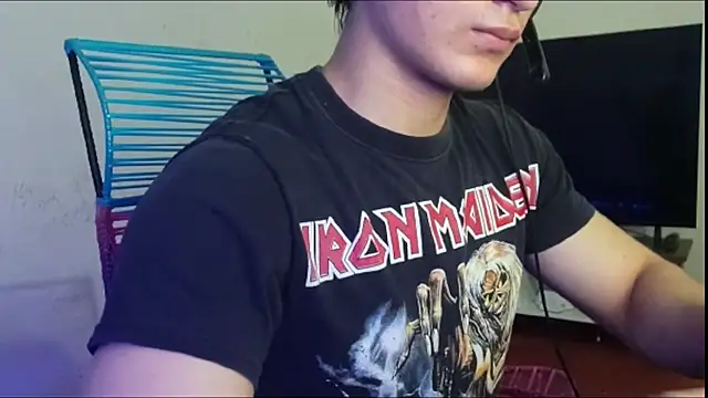 ErickWalton online show from November 23, 2025, 6:56 am