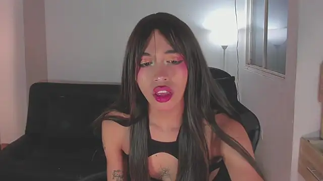 Nikkita Dragon online show from November 3, 2025, 2:28 am