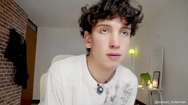 Snapshot of boream chatting on October 18, 2025, 1:35 pm boream online show from October 18, 2025, 1:35 pm