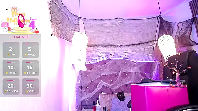 Eva Walker  online show from October 28, 2025, 11:03 pm